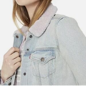 Levi’s lavender Sherpa collared denim jacket